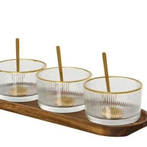 Πλατό από ξύλο ακακίας οβάλ με τρία γυάλινα μπολ και χρυσό χείλος fsc 100%